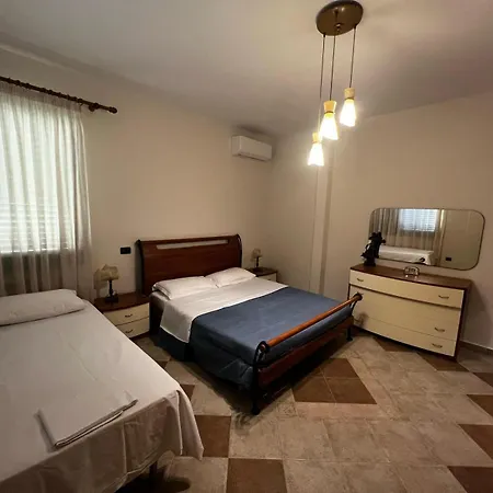 Edi 3 * Golem (Tirana)