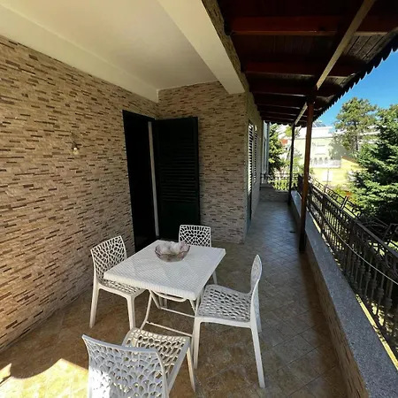 Edi 3 Apartment *