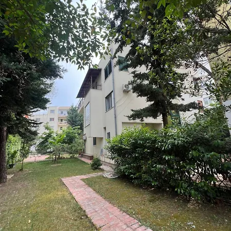 Edi 3 * Golem (Tirana)
